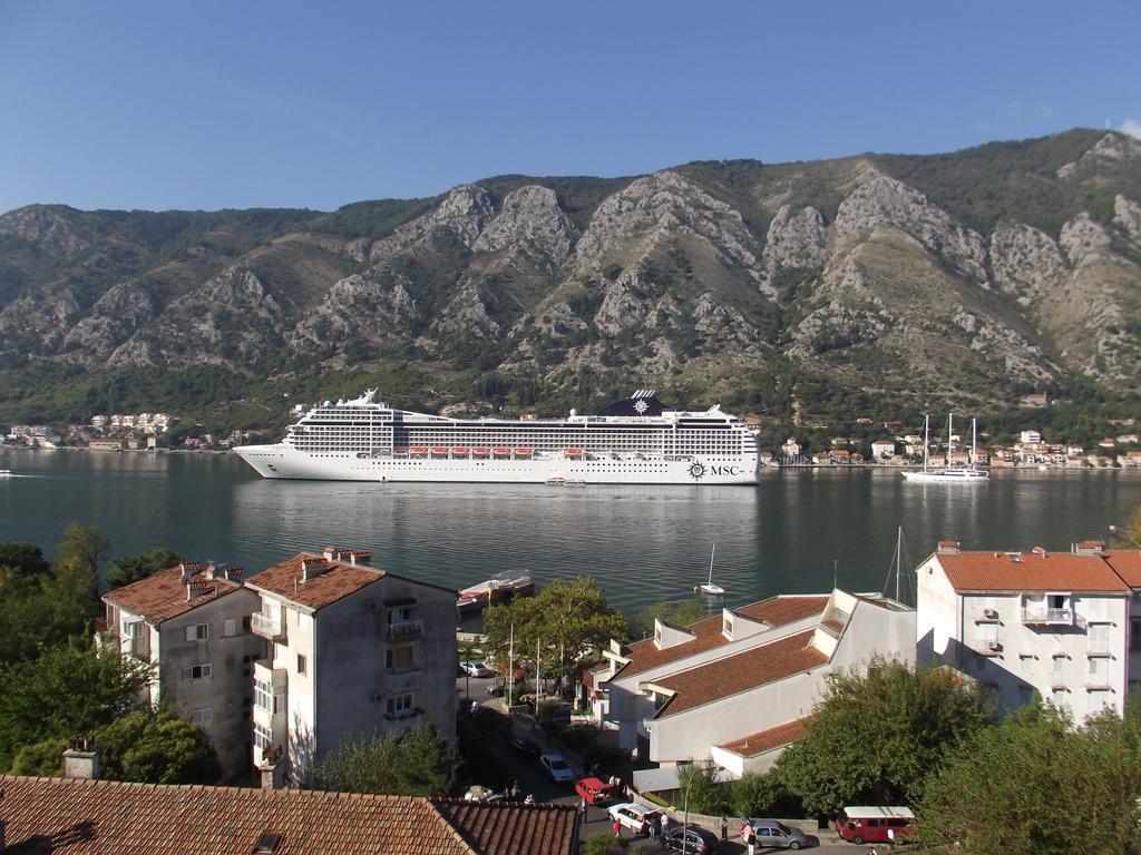 Apartment Nina Kotor Exterior photo