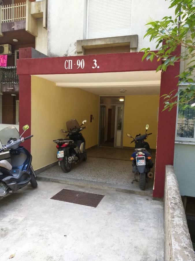 Apartment Nina Kotor Exterior photo